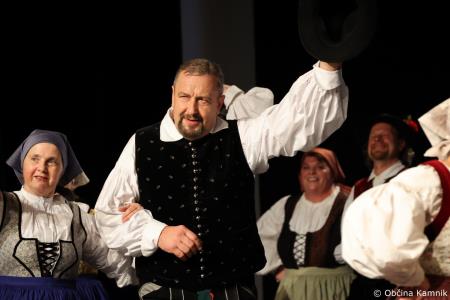 Ples in glasba izpod kamniških planin v izvedbi Folklorne skupine Kamnik in njihovih prijateljev  (35)